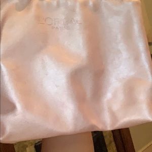 Im selling a pink L’Oréal bag